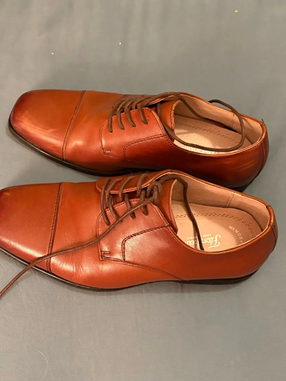 Florsheim Men's Brown Cap-Toe Derby dress shoes size 7